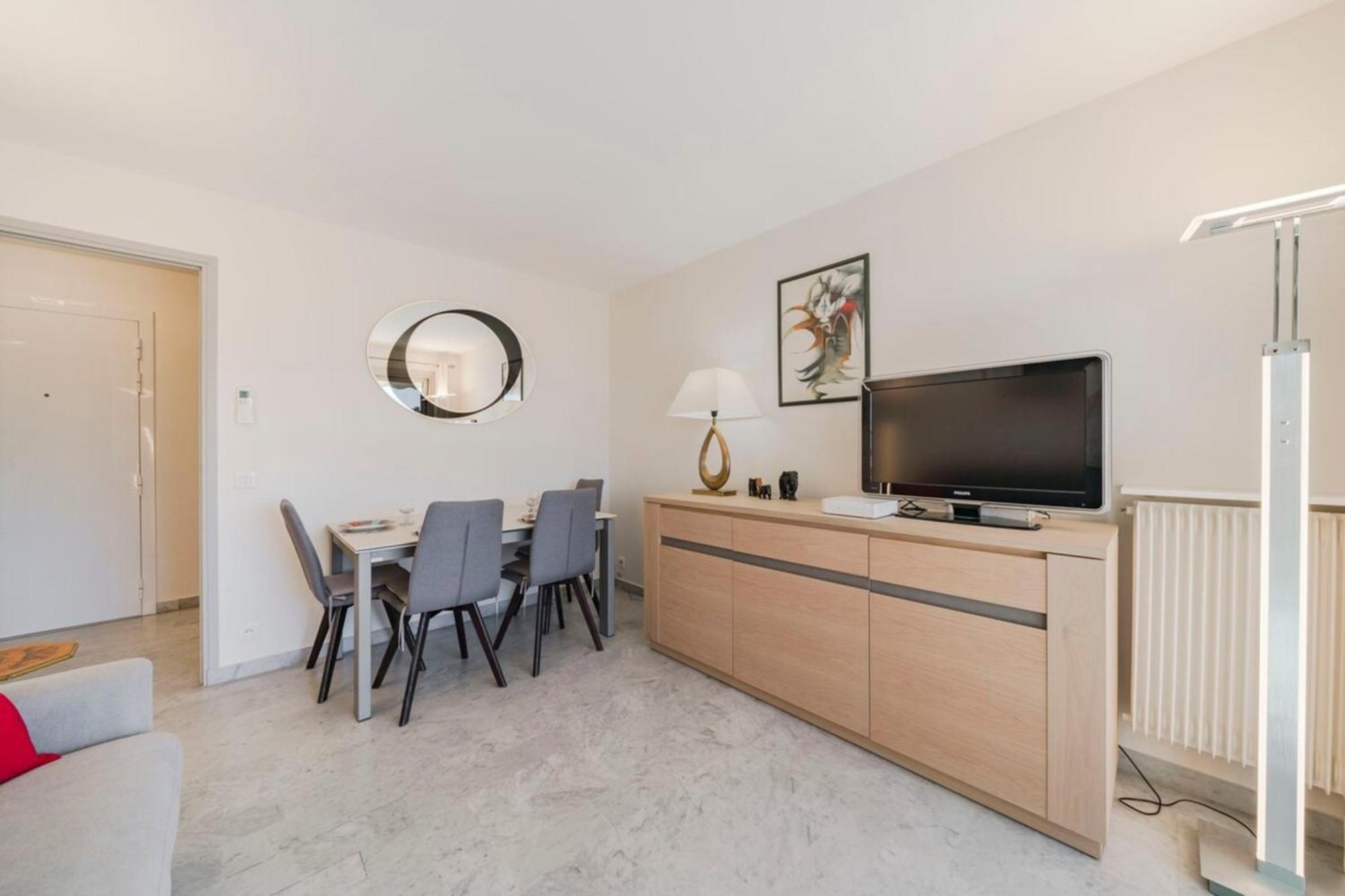 Very One Bedroom In The Heart Of Cannes