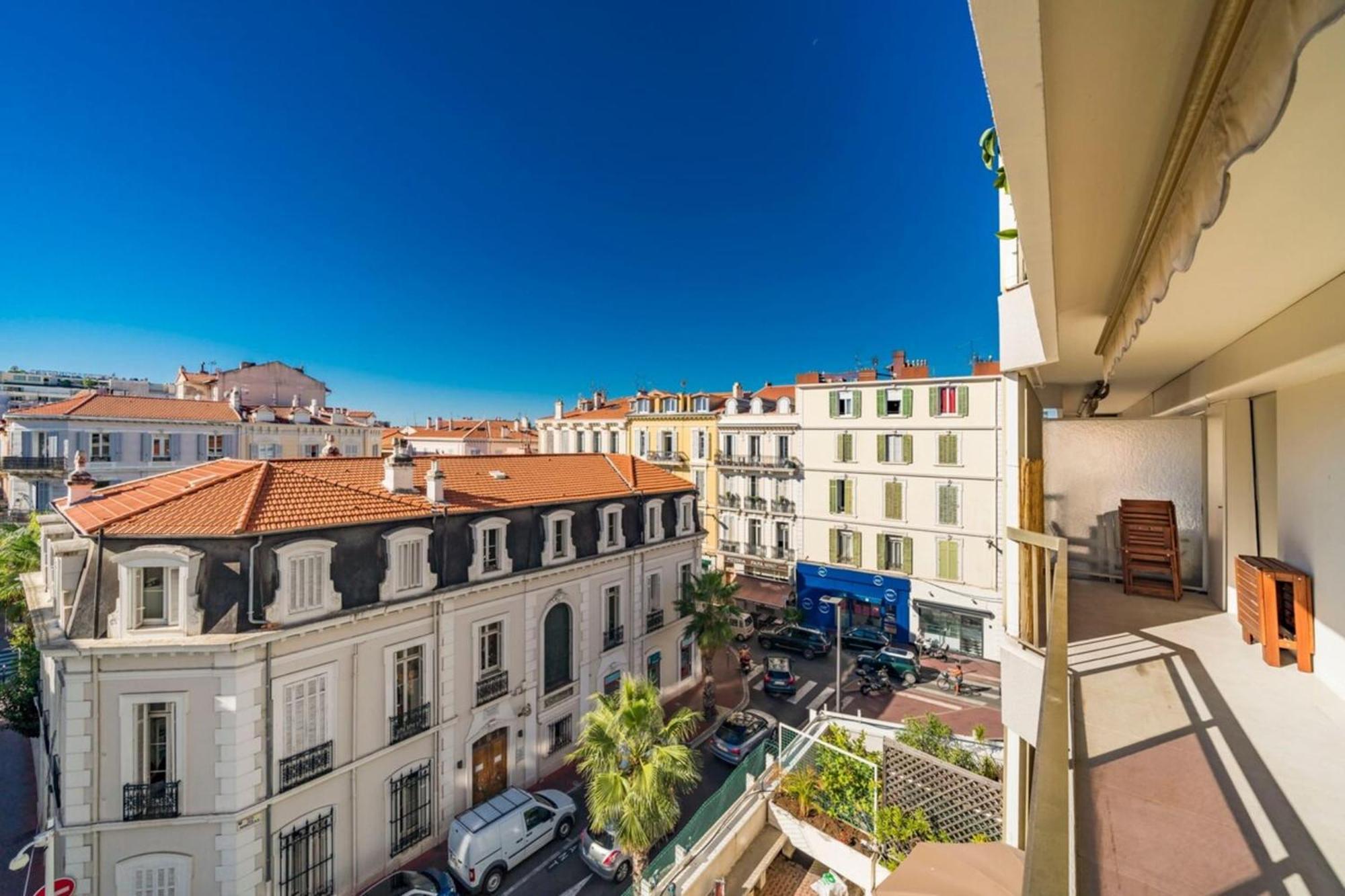 Very One Bedroom In The Heart Of Appartement Cannes