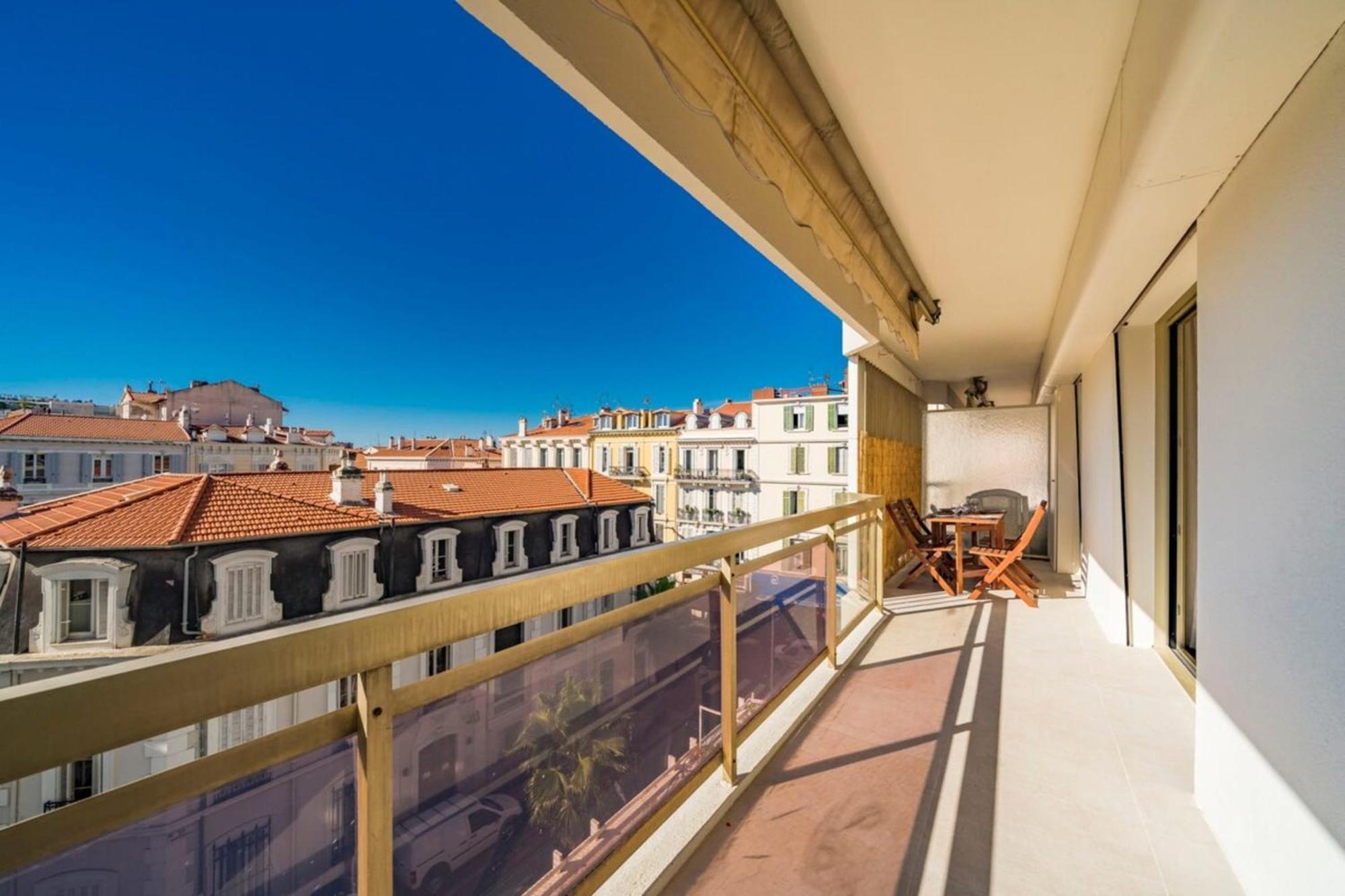 Very One Bedroom In The Heart Of Apartment